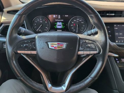Used 2020 Cadillac XT6 Premium Luxury w/ Platinum Package image 9