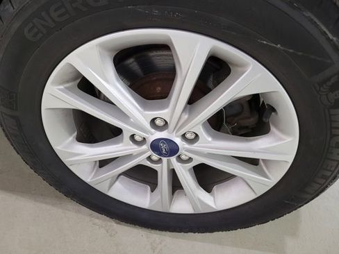 Used 2019 Ford Escape SE image 22