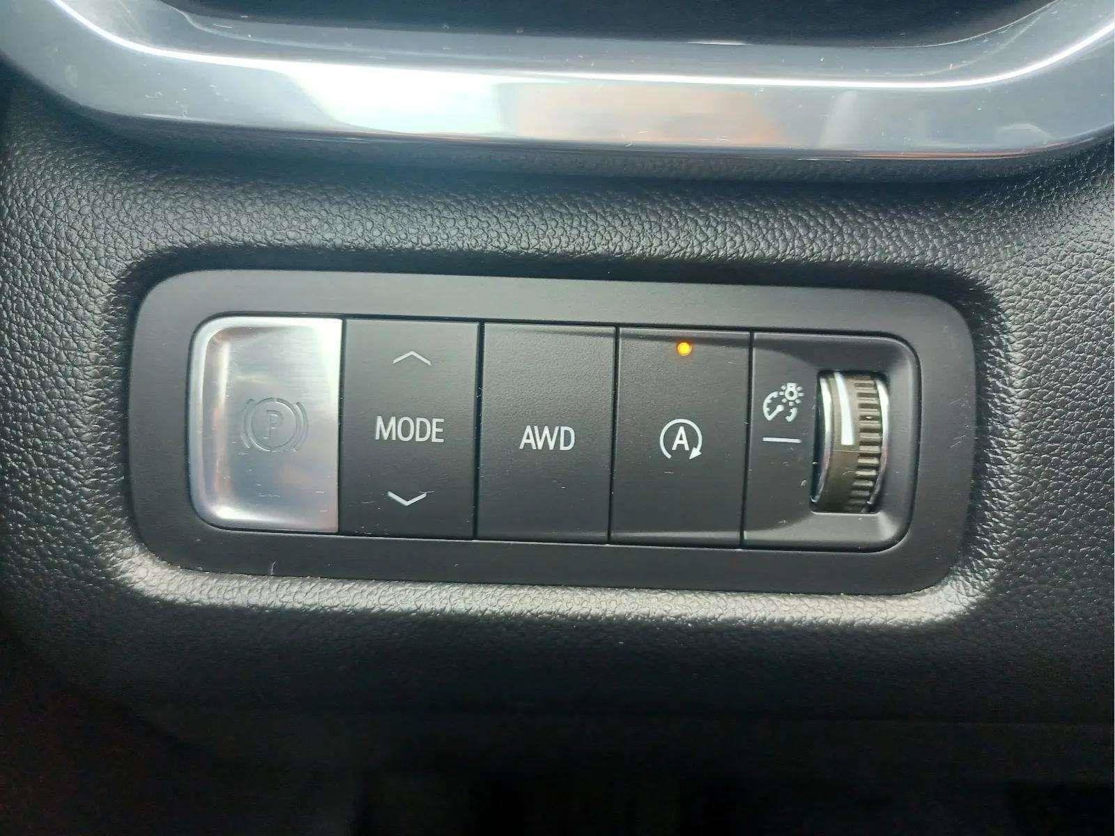 Used 2026 GMC Acadia AWD Elevation w/ Elevation Premium Package image 18