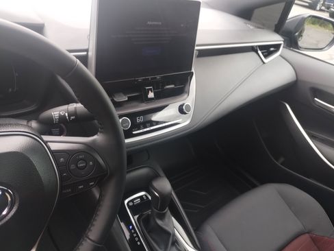 Used 2025 Toyota Corolla SE image 12