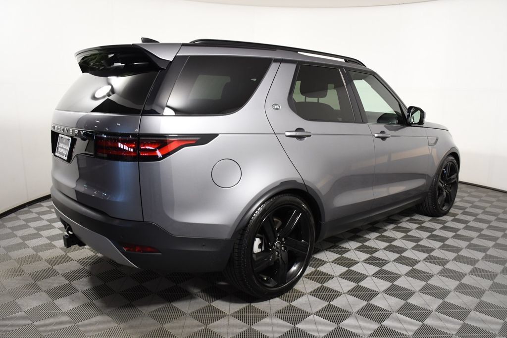 Certified 2025 Land Rover Discovery S AWD/4WD image 7