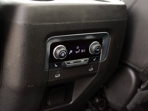 Used 2021 Chevrolet Tahoe Premier w/ Premium Package image 31