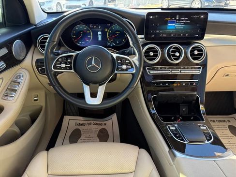Used 2021 Mercedes-Benz GLC 300 image 21