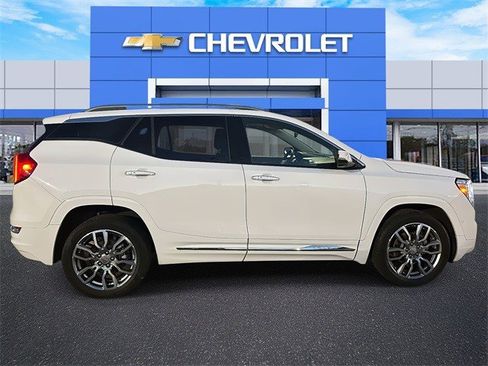 Certified 2024 GMC Terrain Denali w/ Denali Premium Package image 9