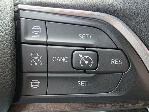 New 2025 Jeep Grand Cherokee L Limited w/ Trailer Tow Package image 16