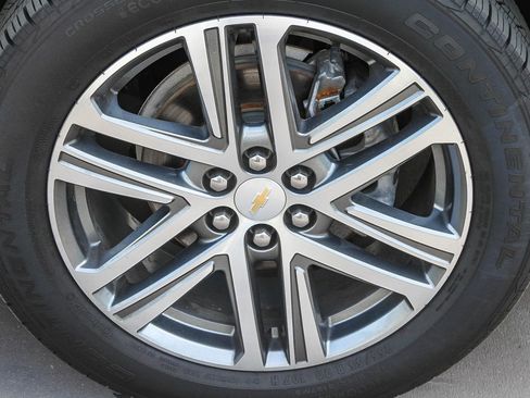 Used 2023 Chevrolet Traverse High Country image 12