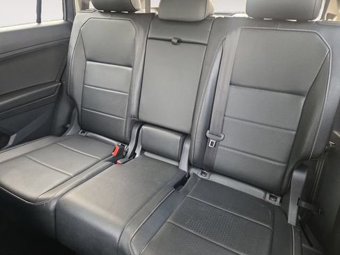 Used 2021 Volkswagen Tiguan SE w/ Panoramic Sunroof Package FWD image 13