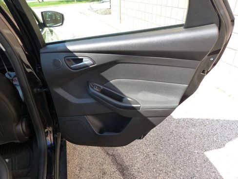 Used 2018 Ford Focus Titanium w/ Titanium Technology Package FWD image 45