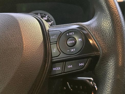 Used 2022 Toyota Corolla LE image 18