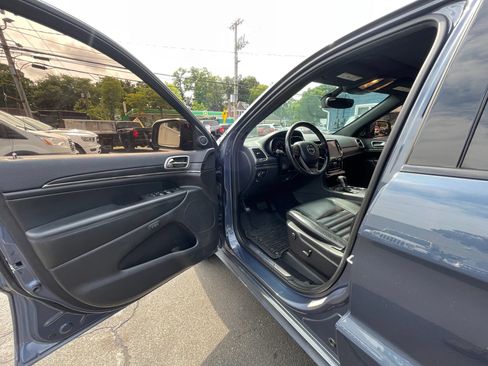 Used 2019 Jeep Grand Cherokee Limited X AWD/4WD image 9