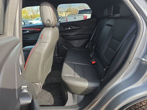 Used 2025 Chevrolet TrailBlazer RS w/ Convenience Package image 24