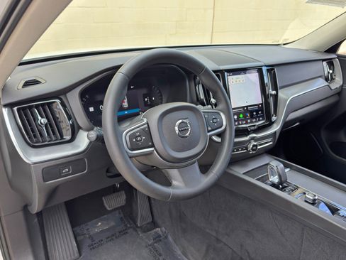 Used 2023 Volvo XC60 B5 Core w/ Climate Package FWD image 13
