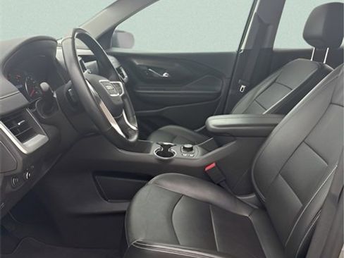 Used 2024 GMC Terrain SLT image 11