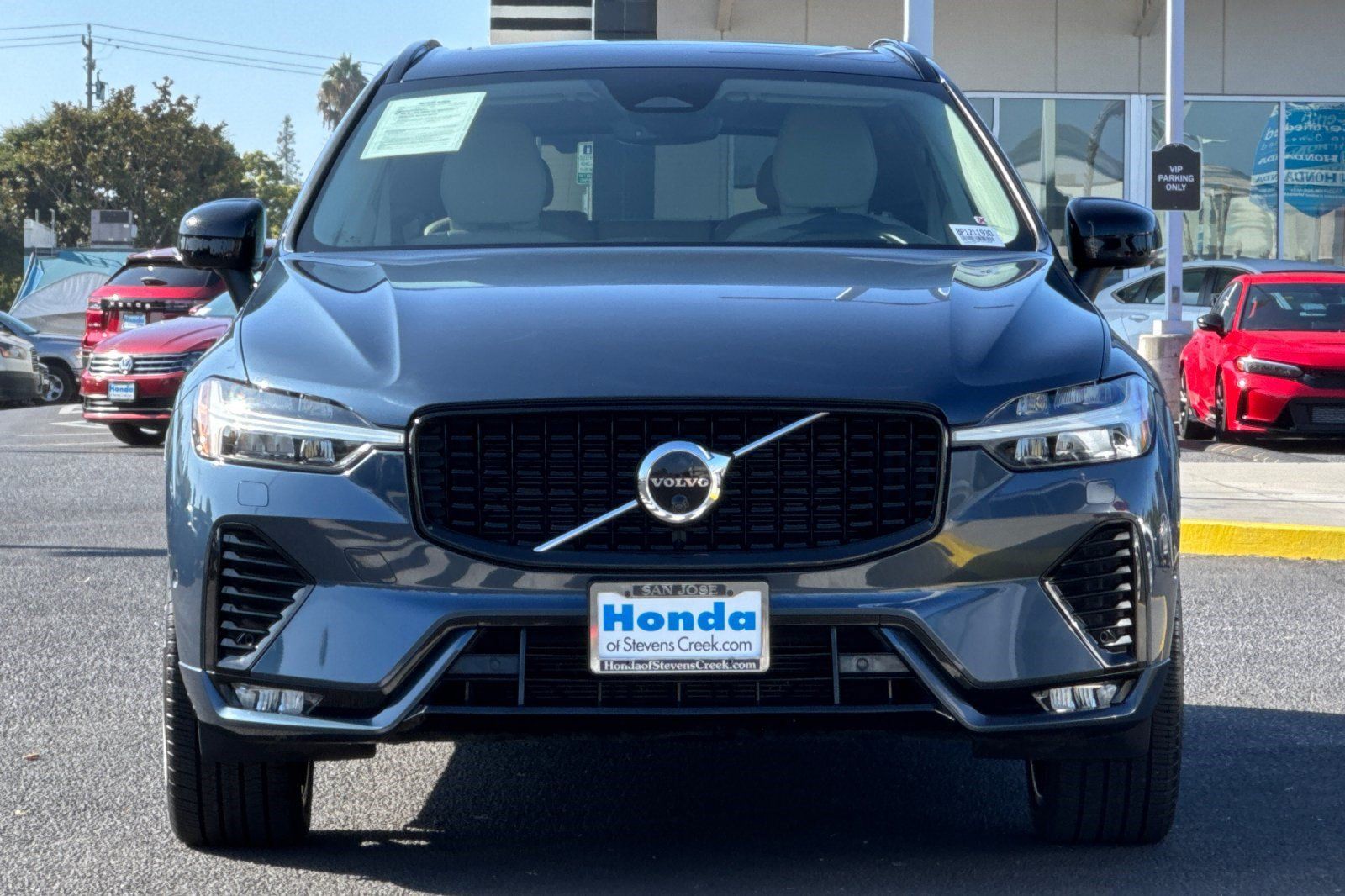 Used 2023 Volvo XC60 B5 Ultimate w/ Protection Package Premier FWD image 5