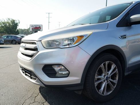 Used 2017 Ford Escape SE FWD image 17