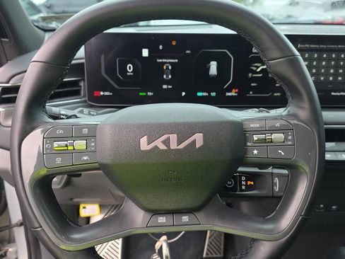 Certified 2024 Kia EV9 GT-Line AWD/4WD image 13
