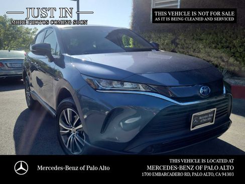 Used 2022 Toyota Venza LE AWD/4WD image 1