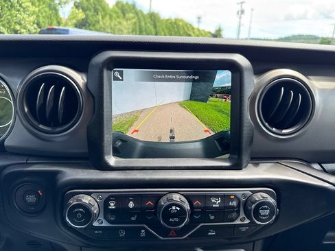 Used 2022 Jeep Gladiator Sport AWD/4WD image 26