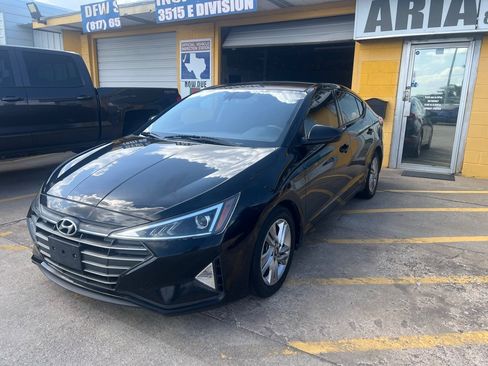 Used 2020 Hyundai Elantra SEL w/ Cargo Package (C1) FWD image 3