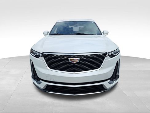 Used 2022 Cadillac XT6 Premium Luxury w/ Technology Package AWD/4WD image 8