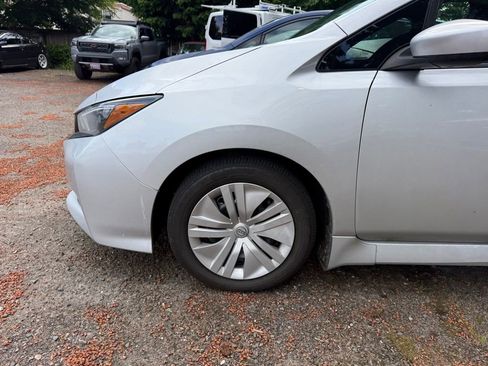 Used 2024 Nissan Leaf S FWD image 4