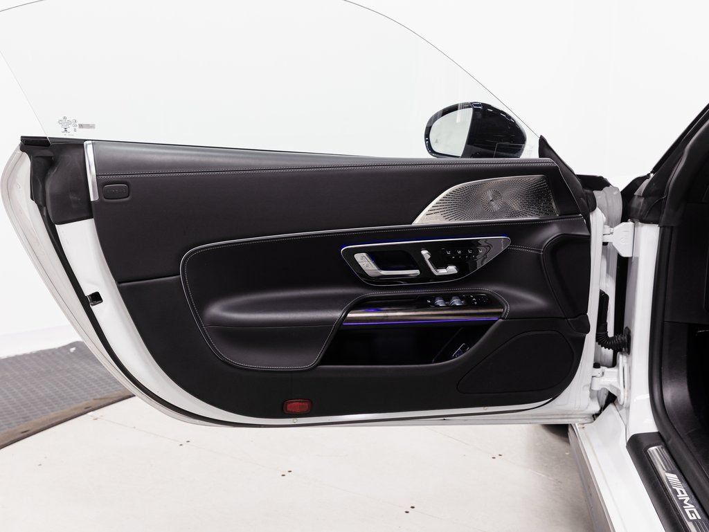 Used 2022 Mercedes-Benz SL 55 AMG 4MATIC w/ Driver Assistance Package image 6