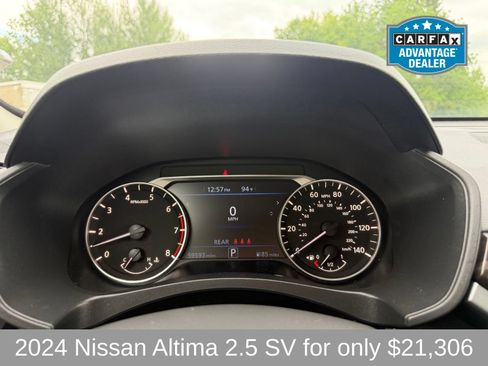 Used 2024 Nissan Altima 2.5 SV AWD/4WD image 17