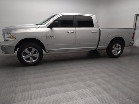 Used 2017 RAM 1500 Classic SLT AWD/4WD image 2