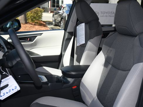 New 2025 Toyota RAV4 XLE image 7