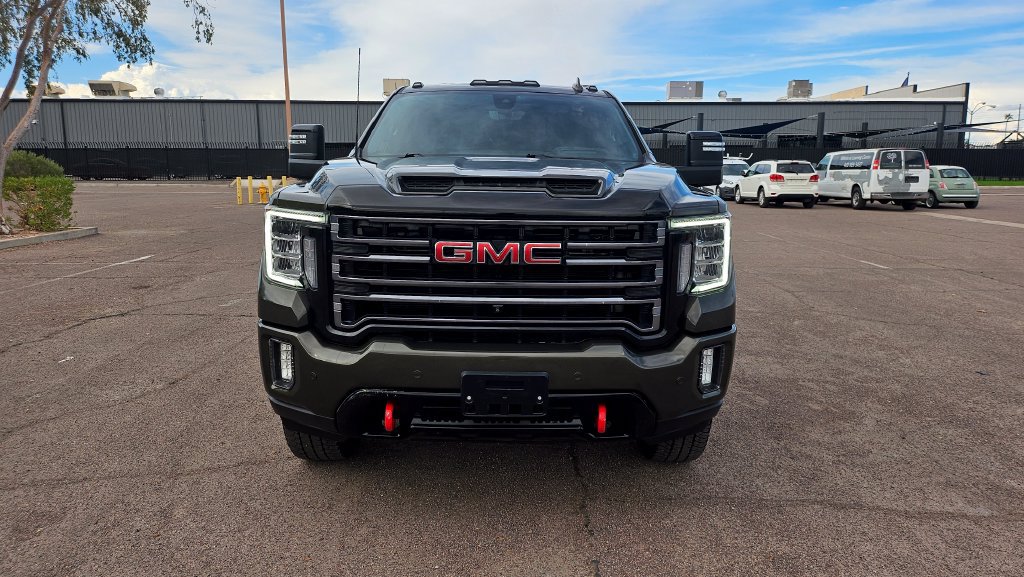Used 2022 GMC Sierra 2500 AT4 w/ AT4 Premium Plus Package AWD/4WD image 3