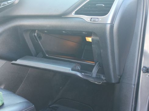 Used 2019 Jeep Cherokee Limited image 34