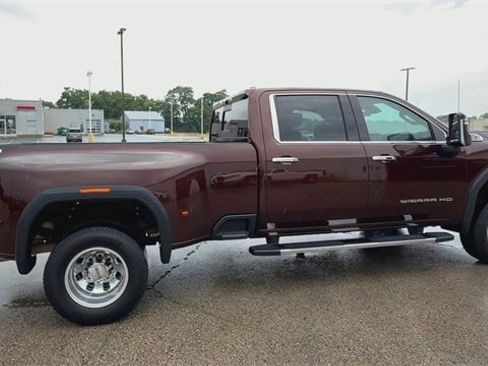 Used 2024 GMC Sierra 3500 SLT w/ SLT Premium Package image 42