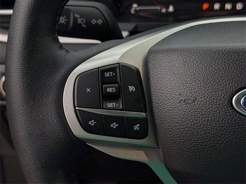 Used 2024 Ford Explorer XLT w/ Equipment Group 202A image 13