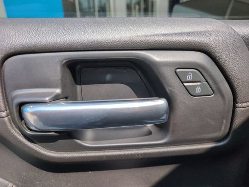 Used 2019 Chevrolet Silverado 1500 LT Trail Boss AWD/4WD image 17