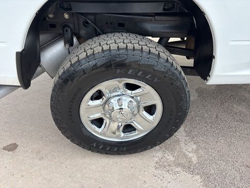 Used 2018 RAM 2500 Tradesman w/ Chrome Appearance Group AWD/4WD image 11
