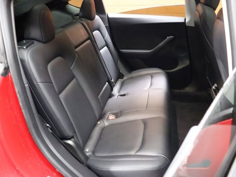 Used 2022 Tesla Model Y Long Range image 42