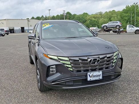 Certified 2024 Hyundai Tucson Limited AWD/4WD image 3
