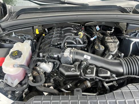Used 2024 Jeep Grand Cherokee L Limited RWD image 19