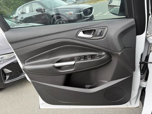 Used 2017 Ford Escape SE FWD image 20