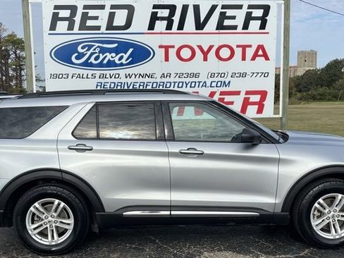 Used 2021 Ford Explorer XLT w/ Equipment Group 202A image 1