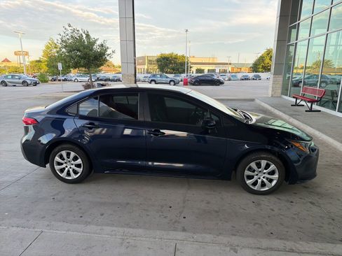 Used 2022 Toyota Corolla LE image 21