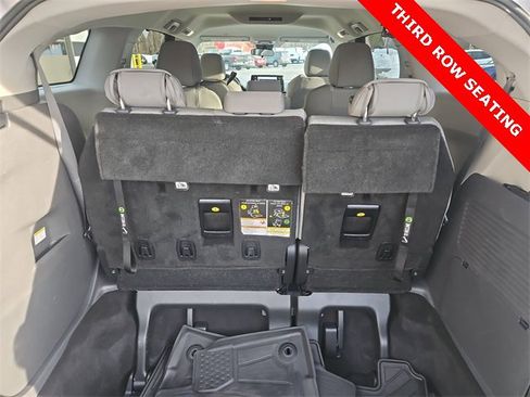Used 2022 Toyota Sienna LE image 24