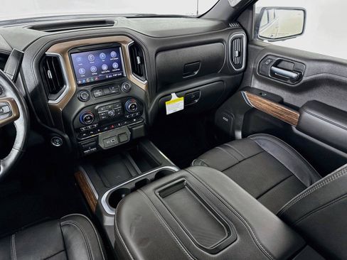 Used 2020 Chevrolet Silverado 1500 High Country w/ Technology Package AWD/4WD image 26