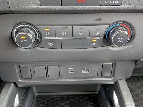 Used 2024 Nissan Frontier SV RWD image 15