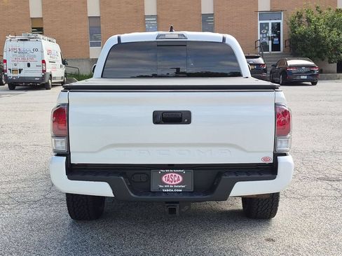Used 2023 Toyota Tacoma TRD Sport AWD/4WD image 4
