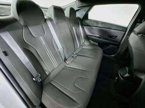Used 2025 Hyundai Elantra Sport FWD image 27