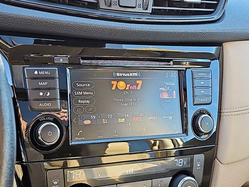 Used 2019 Nissan Rogue SL w/ Premium Package image 19