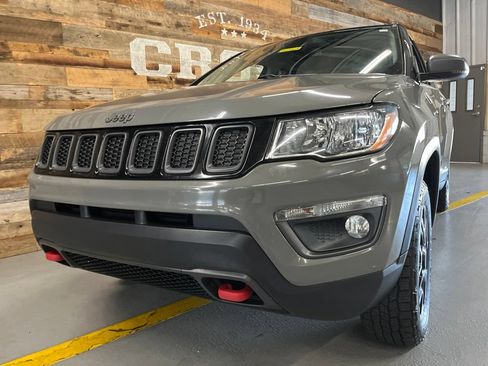 Used 2020 Jeep Compass Trailhawk AWD/4WD image 10