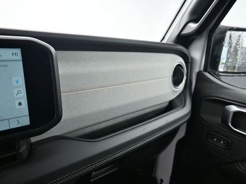 Used 2025 Jeep Wrangler Sahara image 21