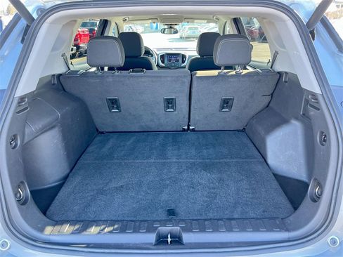 Used 2024 GMC Terrain SLE w/ Driver Convenience Package image 21